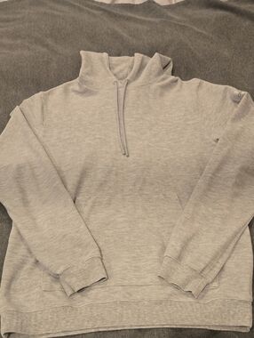 ALO Yoga Men's Light Gray Turtleneck Pullover Sweater